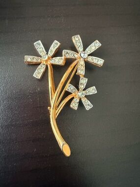 Vintage Gold-Tone Rhinestone Floral Brooch